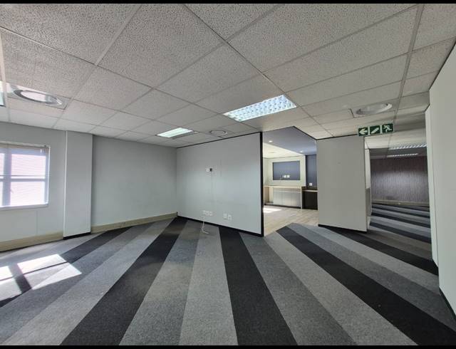 382M² OFFICE TO LET IN HYDE PARK